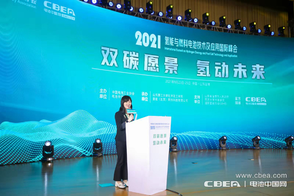 電池中國網(wǎng)CEO/中國電池工業(yè)協(xié)會副秘書長/氫能與燃料電池分會執(zhí)行秘書長張雨主持開幕式