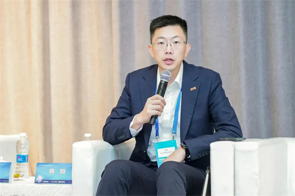 “Li+學(xué)社”高端對(duì)話：警惕全球化機(jī)遇下，鋰電企業(yè)的出海挑戰(zhàn)和技術(shù)迭代風(fēng)險(xiǎn)