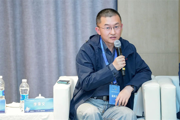 “Li+學(xué)社”高端對(duì)話：警惕全球化機(jī)遇下，鋰電企業(yè)的出海挑戰(zhàn)和技術(shù)迭代風(fēng)險(xiǎn)