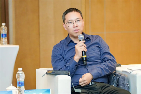 “Li+學(xué)社”高端對(duì)話：警惕全球化機(jī)遇下，鋰電企業(yè)的出海挑戰(zhàn)和技術(shù)迭代風(fēng)險(xiǎn)